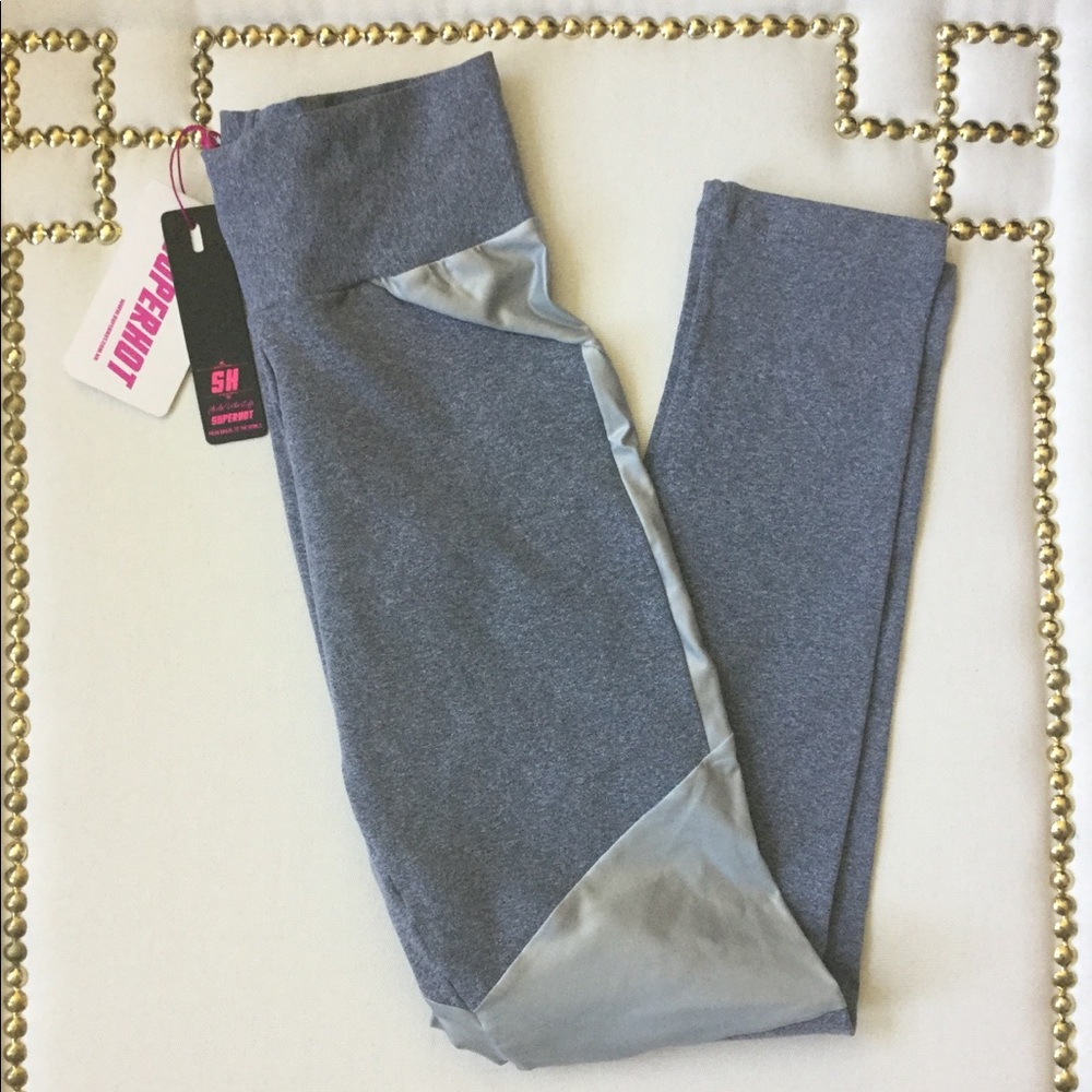 🖤SUPERHOT Silver Legging🖤